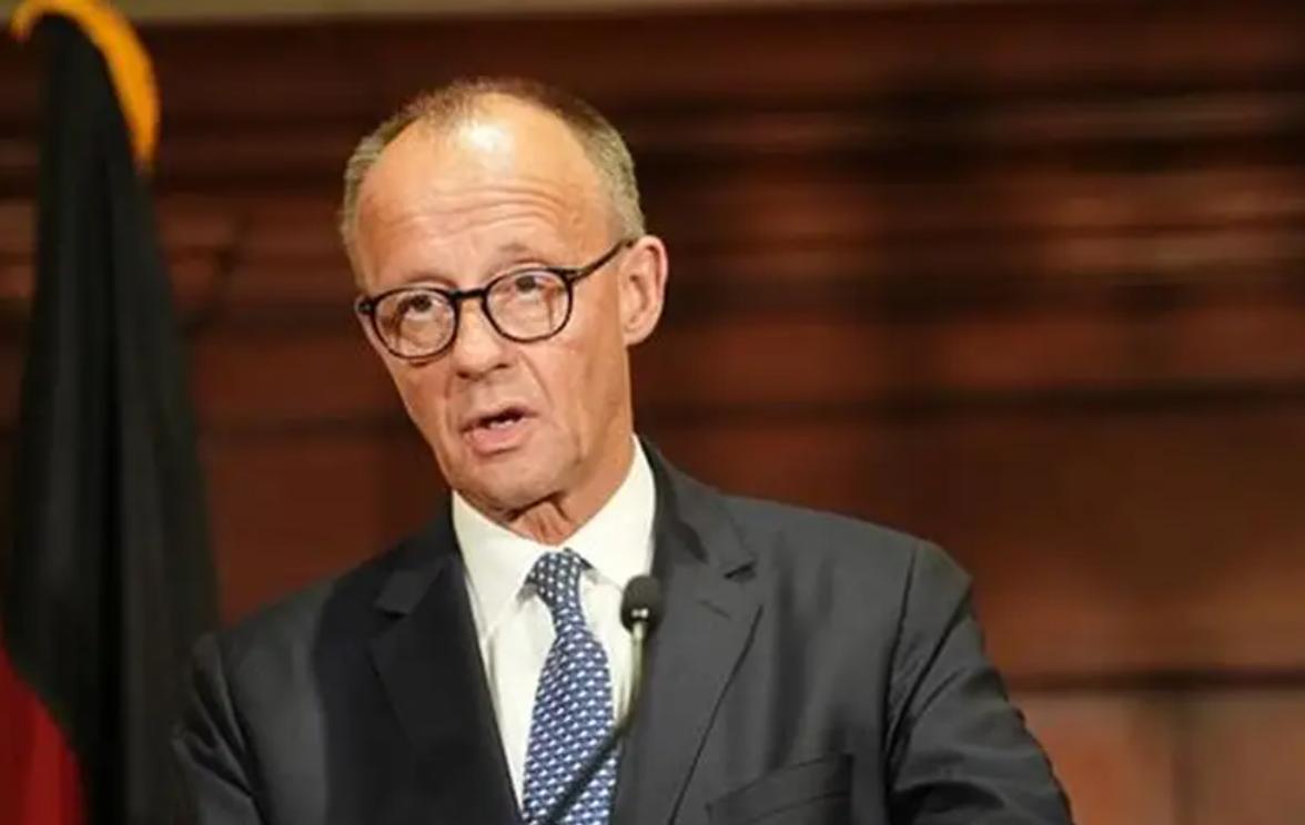 德国总理从北京满载而归，德高层却开始对中国口诛笔伐。默茨跟中国签了大单，但德国政