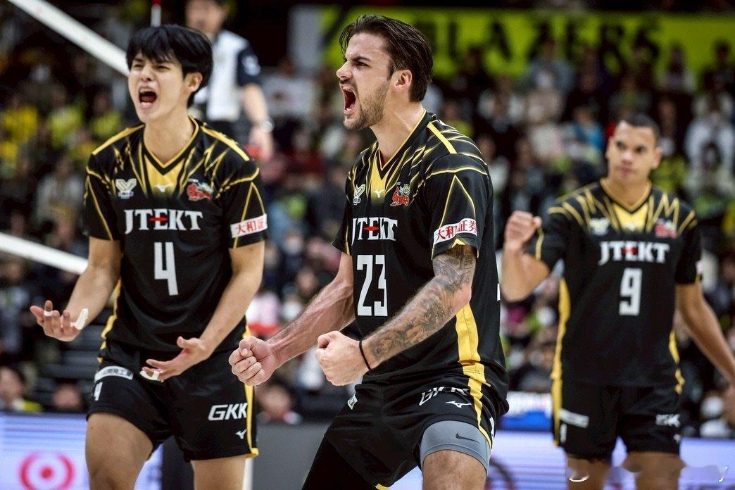 【日超男排】捷太格特蜂刺在先丢两局情况下连扳三局3-2（19-25 20-25 