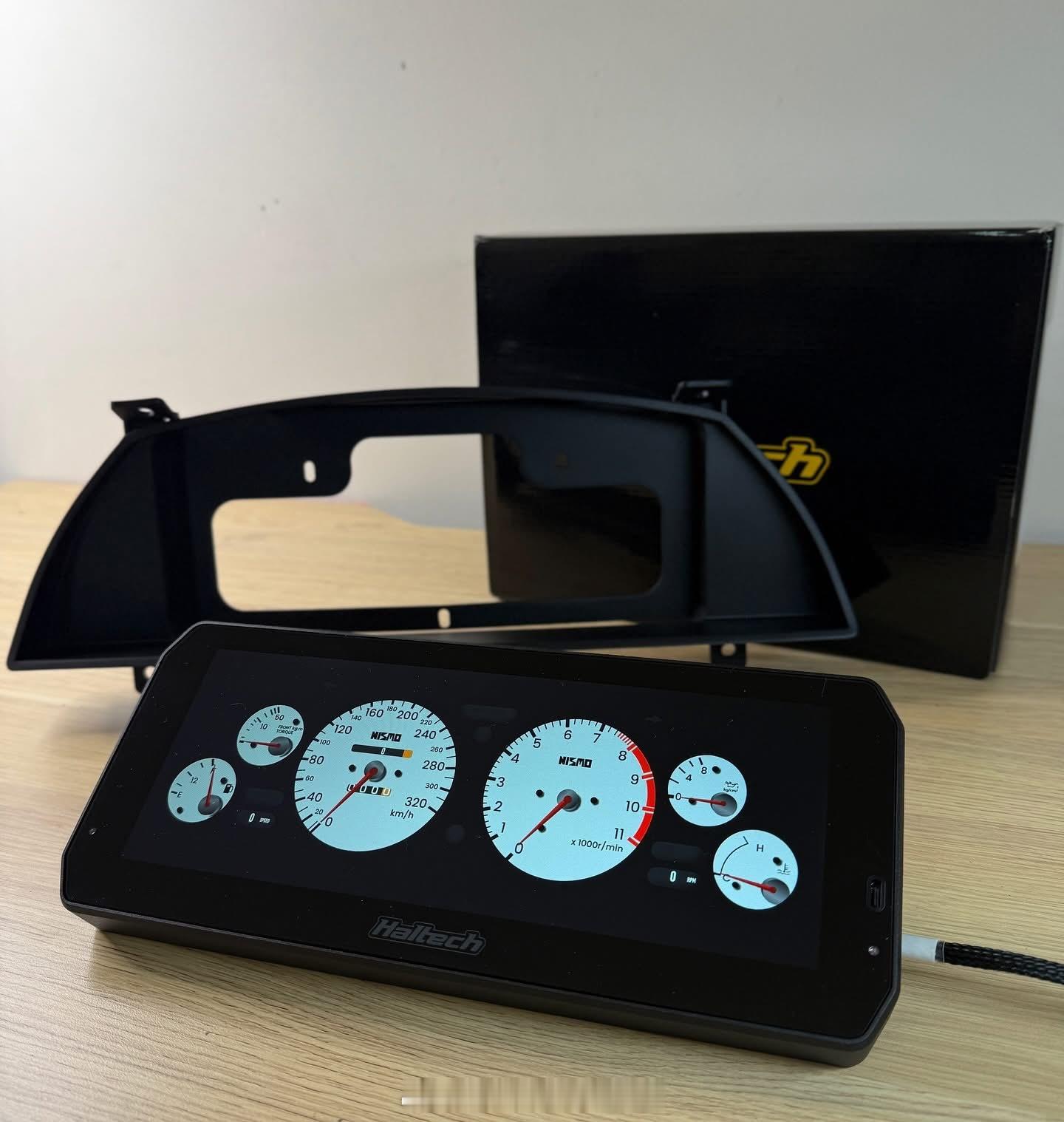 Haltech uc-10多功能仪表模拟Nismo R32仪表科技与情愫的结合[