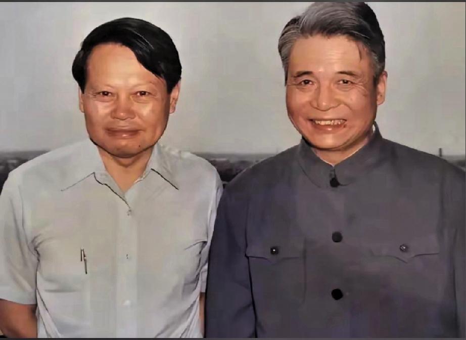 送别杨振宁先生
   （赋诗一首，向先生致以崇高的敬意）
先生作古离尘世，
清华