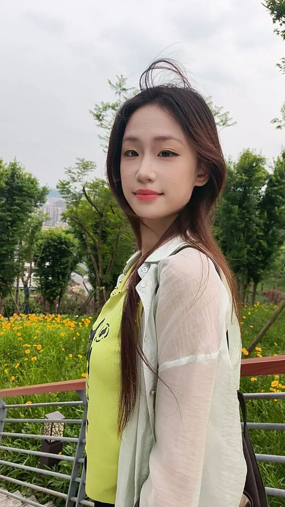我有一个无与伦比的女儿，在我看来，她就是最璀璨的星辰，照耀着我一往无前...