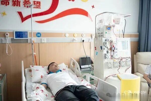 台州大哥因为善意完成跨越五年的生命接力面对家人担忧，他耐心科普消除偏见。不少长辈
