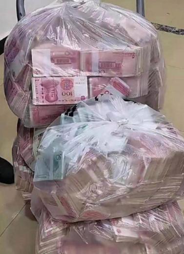 啥叫洗钱？举个最通俗的例子：你买彩票中了800万，国家先抽20%税，实拿640万