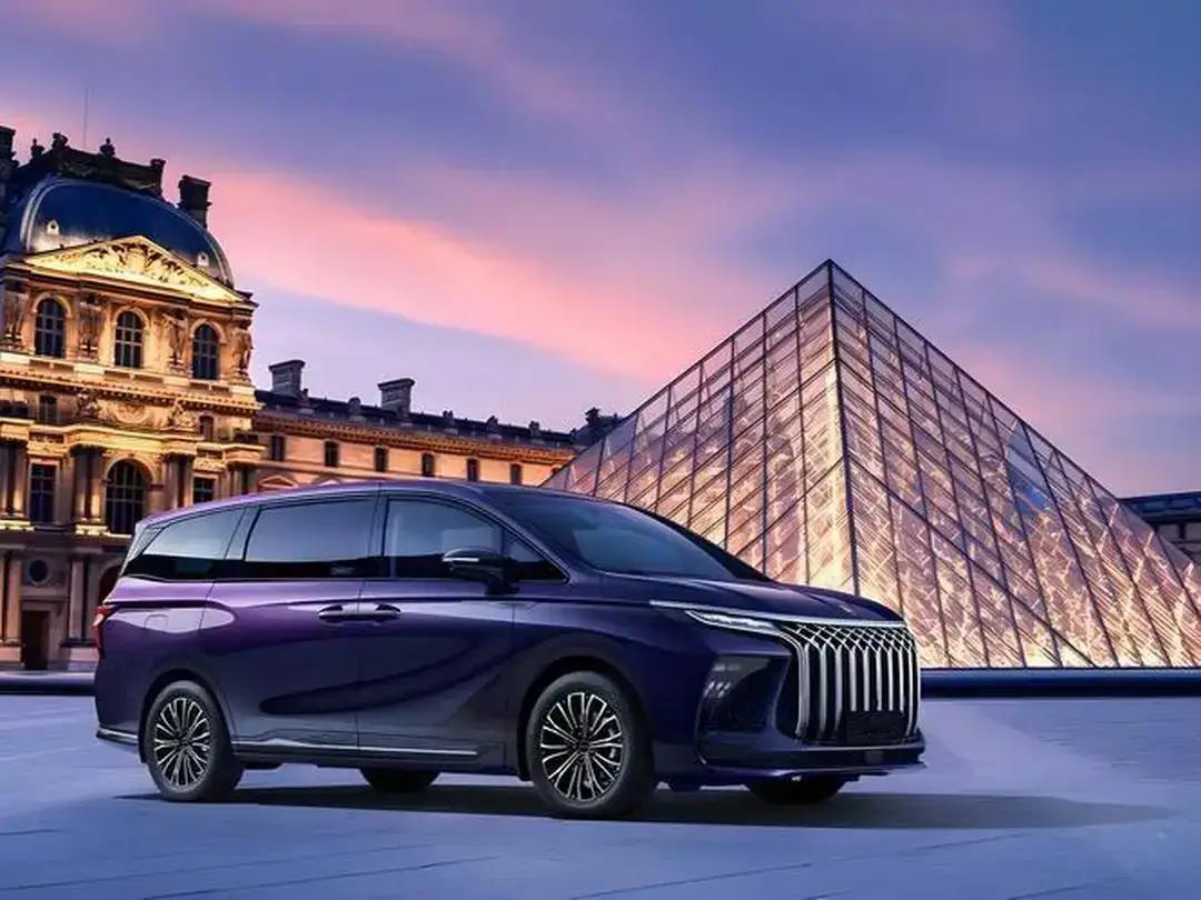 东风风行星海V9作为东风旗下的高端新能源MPV，凭借着央企品牌、百变大空间，在国