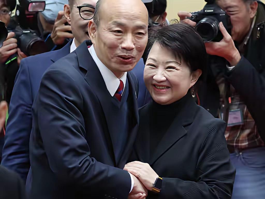庙小妖风大，池浅王八多！最近传卢秀燕和韩国瑜联手，要搅乱国民党2028的初选局势
