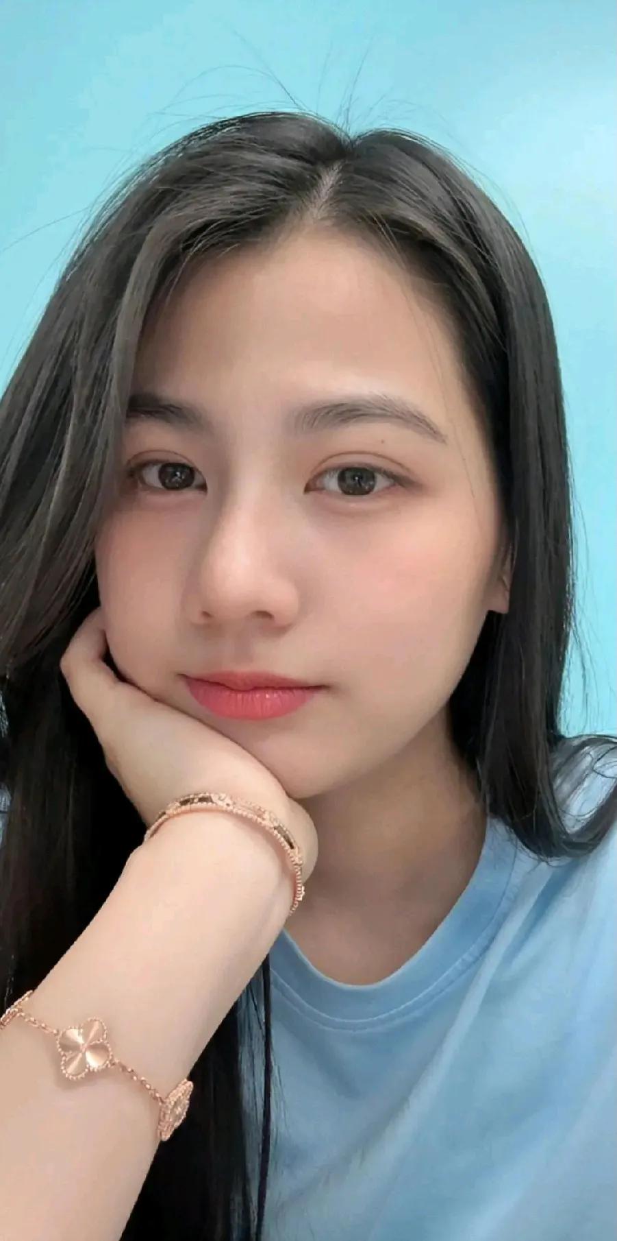 人到中年才明白
人性最大的丑陋
不是自私
不是贪婪
也不是虚伪
更不是狂妄
而是