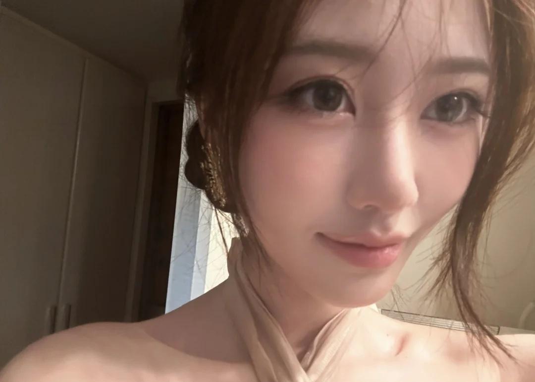 那么自我介绍一下^ ^
我是一个做了一个agent OS前后端的（代码为clau