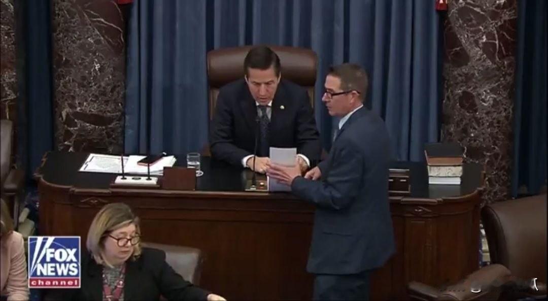 美国，共和党参议员以51票对46票否决了民主党提出的关于美国对伊朗采取军事行动的