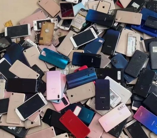 中国循环经济协会：我国年均产生废旧手机超4亿部，约2.5亿部闲置在家，不足40%