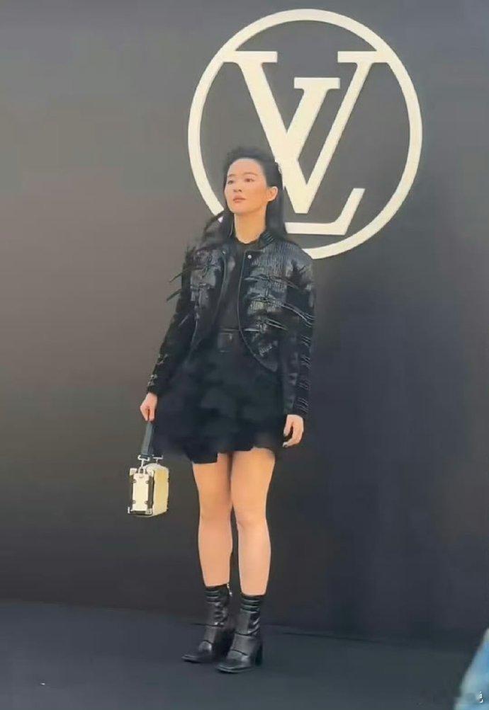 刘亦菲现在走的是什么路线？ ​​​