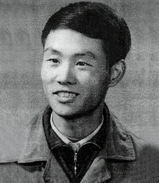 1970年，南京一青年男子因一首歌判刑10年，出狱后，昔日的爱人另嫁他人，母亲白