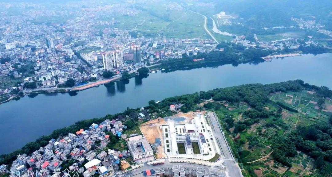 国宝级山城，就在广州南站向北1个多小时。两大资源优势：
1.长寿资源，这里的百岁