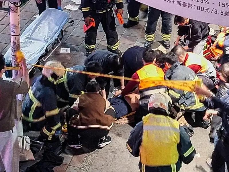 台北又出大事了，4死9伤的惨案。据海峡导报综合报道，19日傍晚5时许，台北地铁板