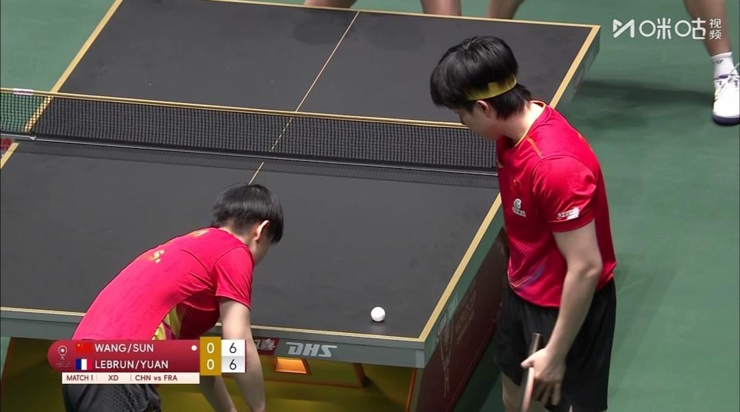 第二阶段循环赛，第3轮。
中国队8：2大胜法国队！


成都混合团体世界杯第二阶