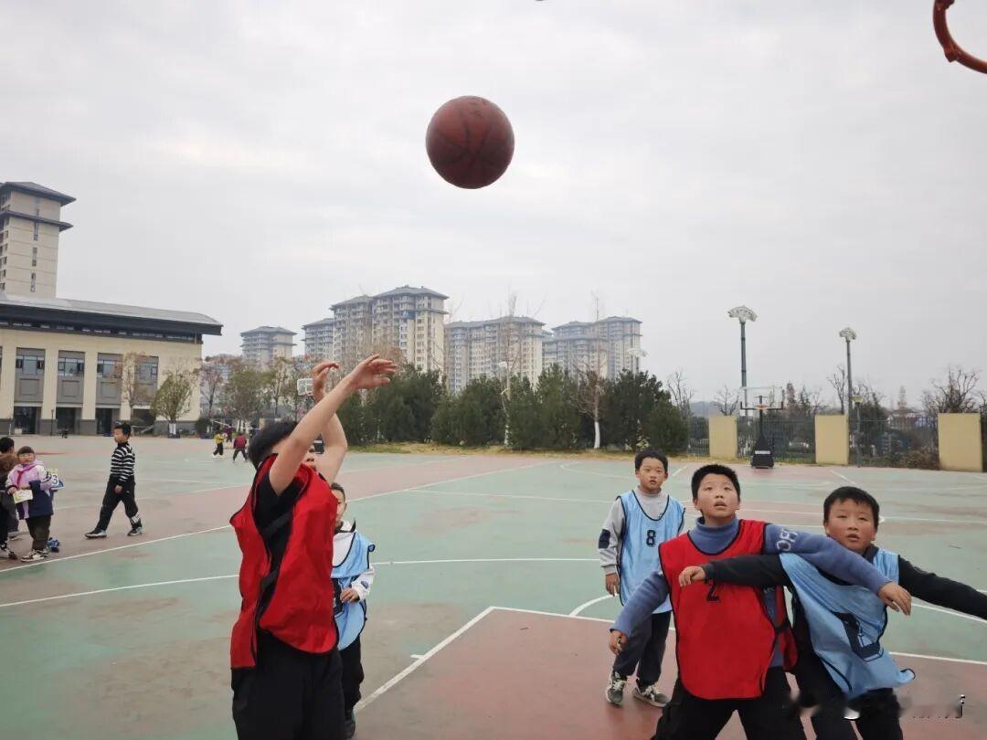 12月2日至11日，西安高新教育集团汉中兴汉新区实验小学“四球联赛”的第三项重磅