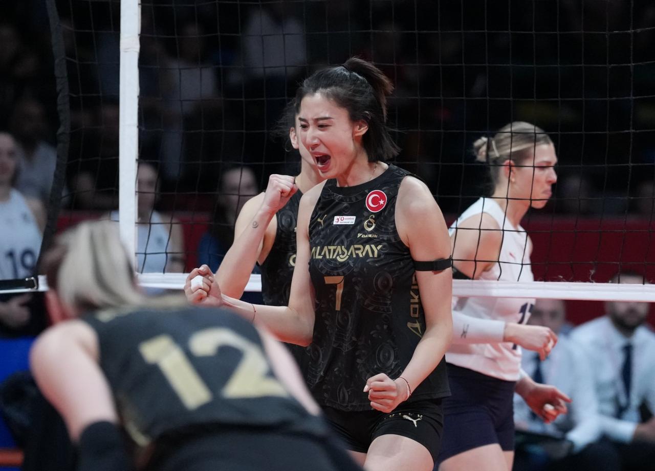 土超第16轮，加拉塔萨雷客场3-0横扫伊尔银行，
王媛媛的表现绝对可以用“惊艳”