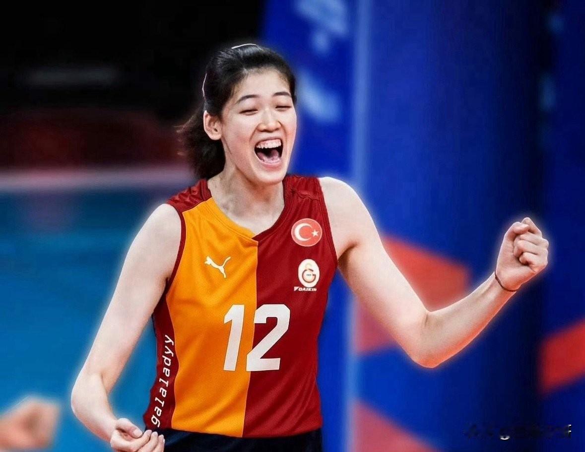 围绕中国女排主攻手李盈莹的焦点已从加盟米兰女排的期待，转向土超豪门伊萨奇巴希介入