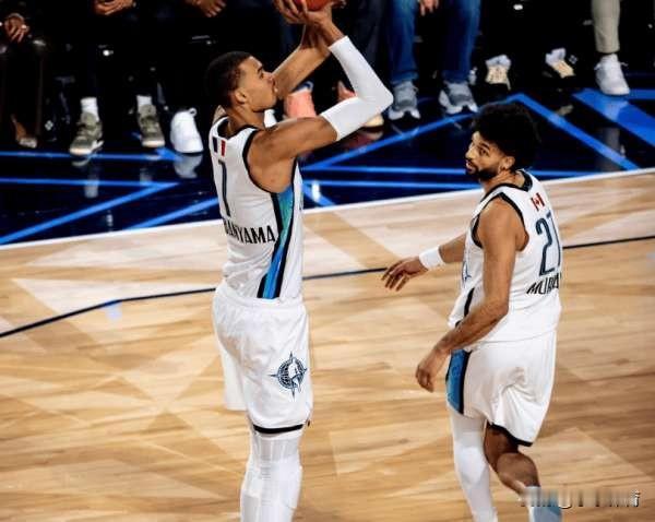 文班华子成为联盟新门面
在全明星赛上，文班亚马和爱德华兹分别在各自队砍下最高分，