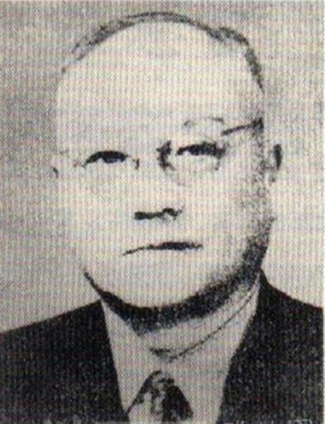 1945年，中统的徐恩曾被撤职后，无事可干的他改经商卖黄豆，囤了30万斤黄豆后，