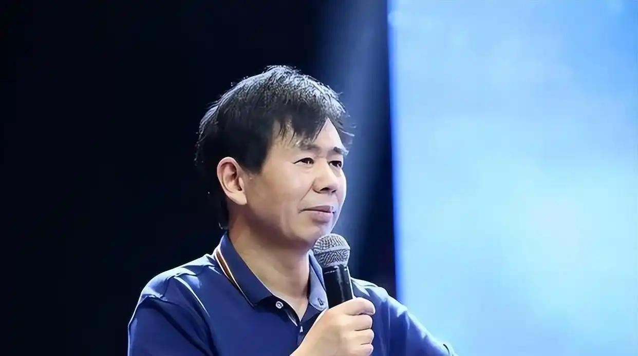 中国军事专家戴旭，抛出了一个观点：如果中美真有一天刀兵相见，中国完全可以主动“壮
