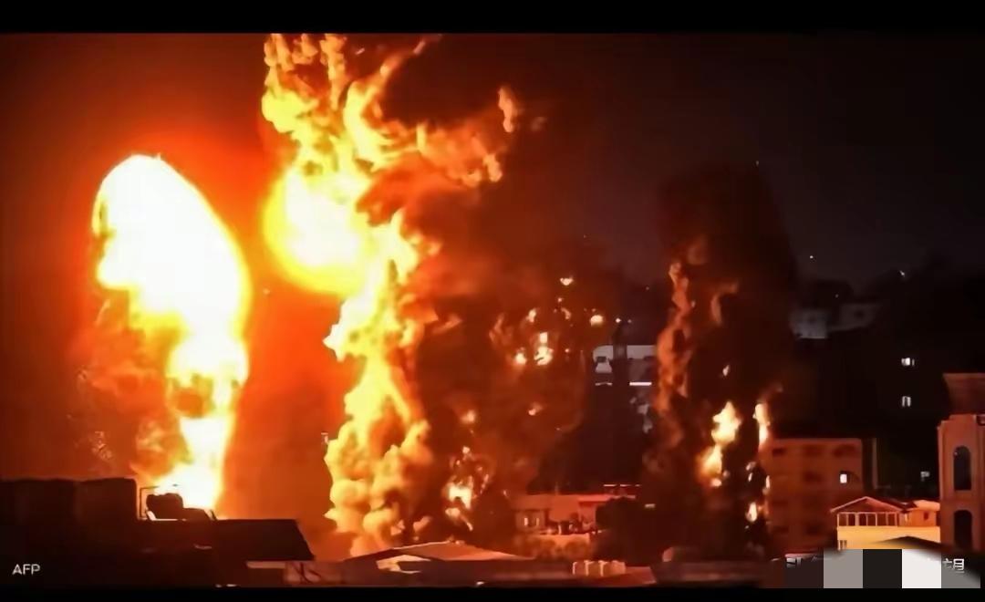 军事应对美“海盗行为”！伊朗深夜发布重磅警告
 
现在是4月29日晚上10点，美