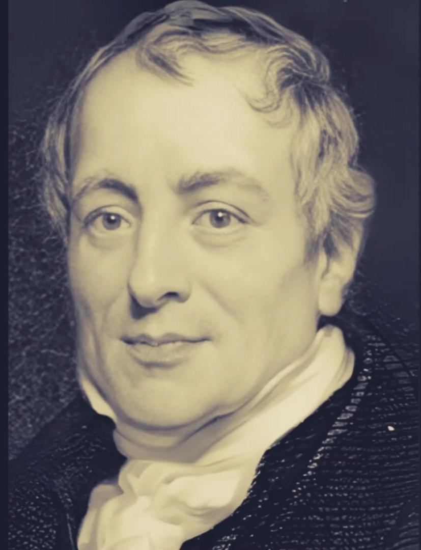 劳动价值理论，是大卫李嘉图发现的。
很多人以为是马克思创立的，并不是如此。马克思