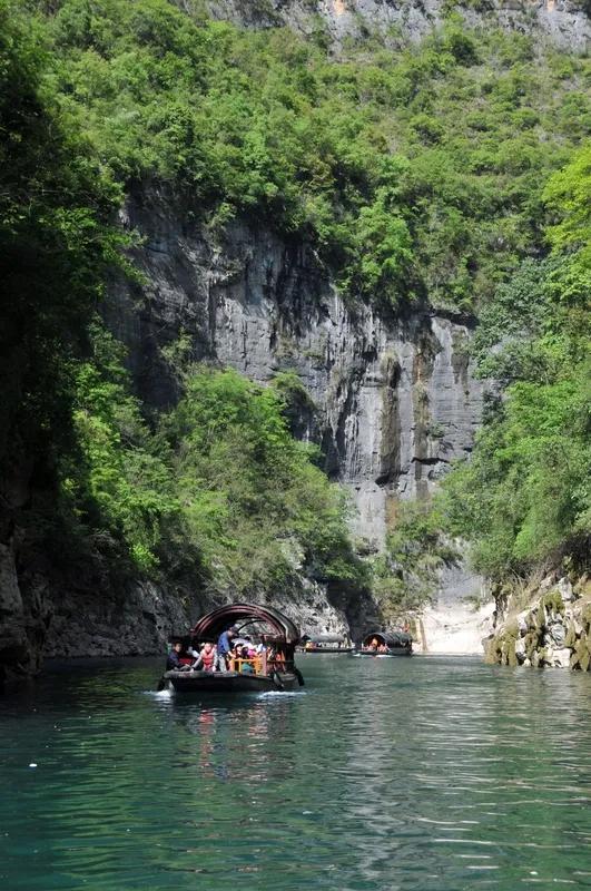 未来旅游值得深思！
传统的旅游旺季在降价？
未来还有旅游旺季吗？
今年7-8月，