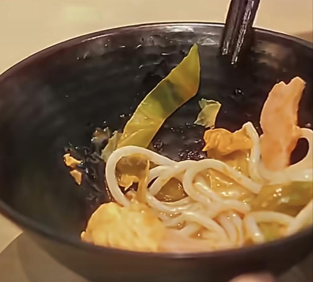 因一时冲动心生“歹念”，
不仅断送了自己的幼教前程，
家人也遭到了连累，有些人天