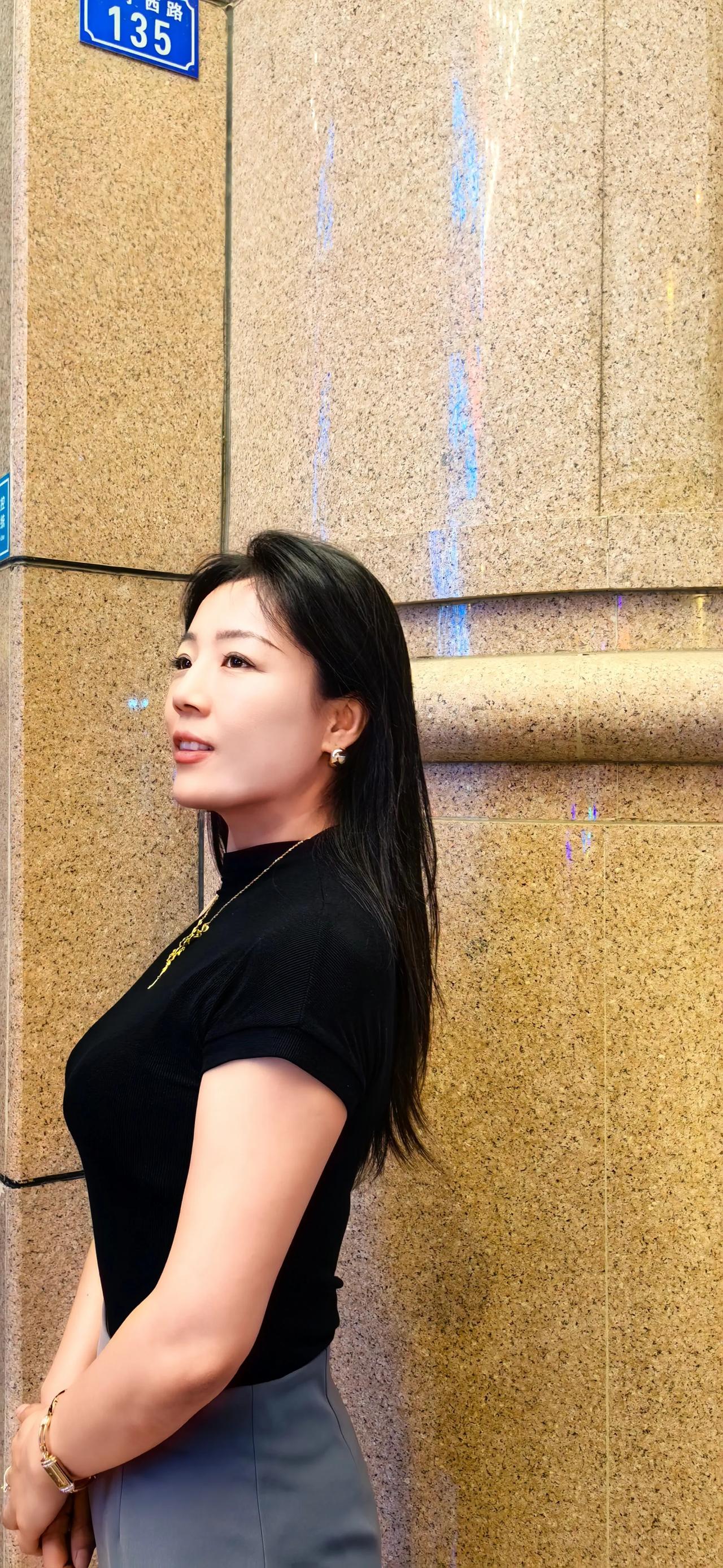 从今年2月份开始以来，我用心拍每个视频，做自己喜欢的事情。首先感谢你们的关注，对