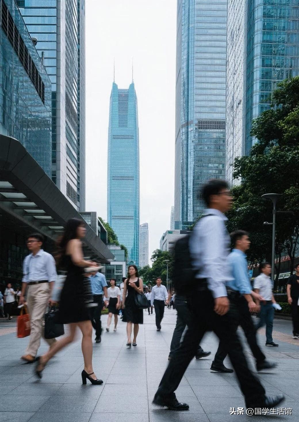 吃了大亏后才明白的人生忠告：
 
老话常说：知人不评人，知事不声张。人生大半坎坷