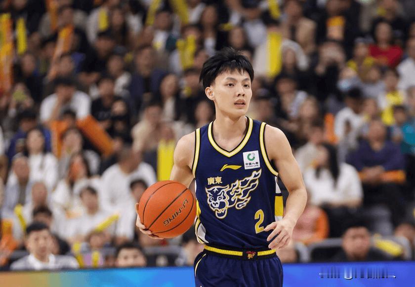 徐杰打硬仗吃不消，身体素质太吃亏，仅3分1助攻



广东大胜山西，全场对抗拉满