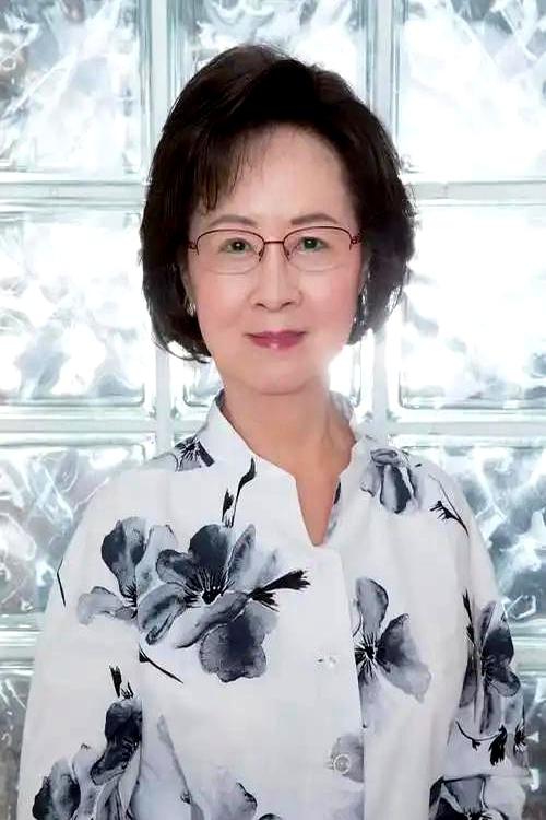 琼瑶的死跟“枯坐到天明”有关
 

她晚年因错信平鑫涛，悔恨被利用欺骗一生，每晚