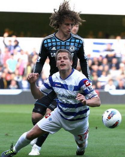 【切尔西首发：托雷斯担纲锋线 马塔重获信任】北京时间12月5日，英超第14轮开战