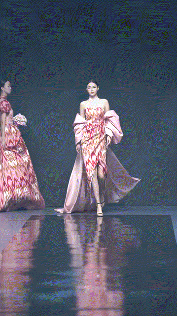 果然美女裹块布也是美[奋斗]