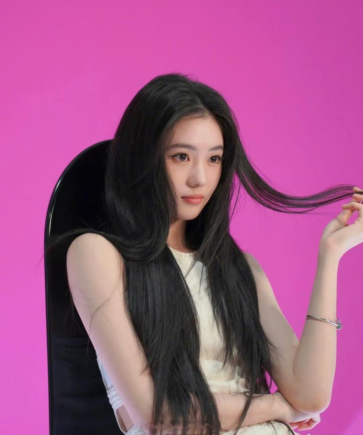 刘浩存这两张图有点迷倒我了 ​​​