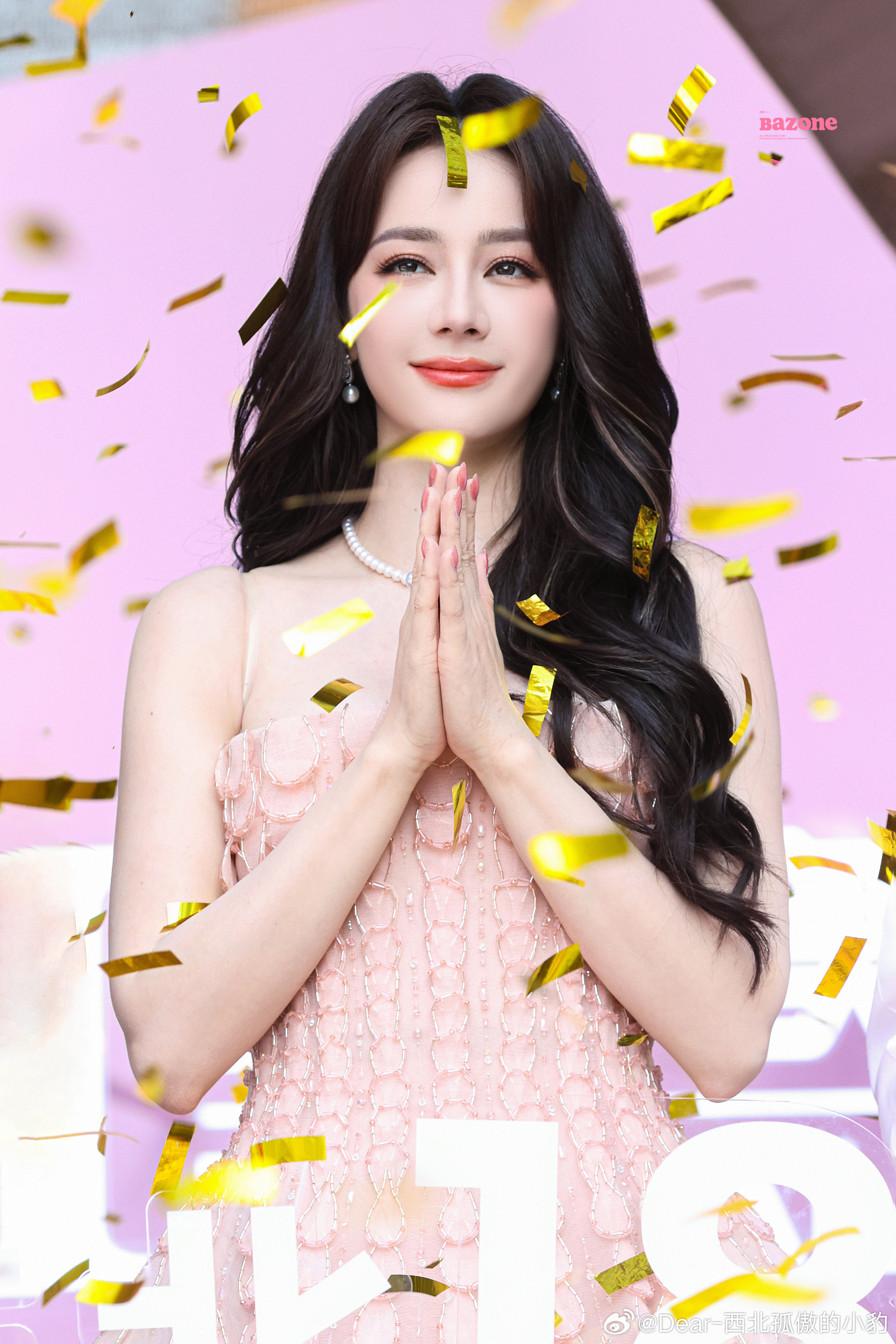 迪丽热巴 水蜜桃成精了好美的水蜜桃🍑公主👸啊 