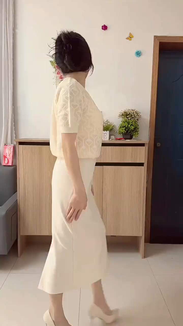 You can only dance，come on。