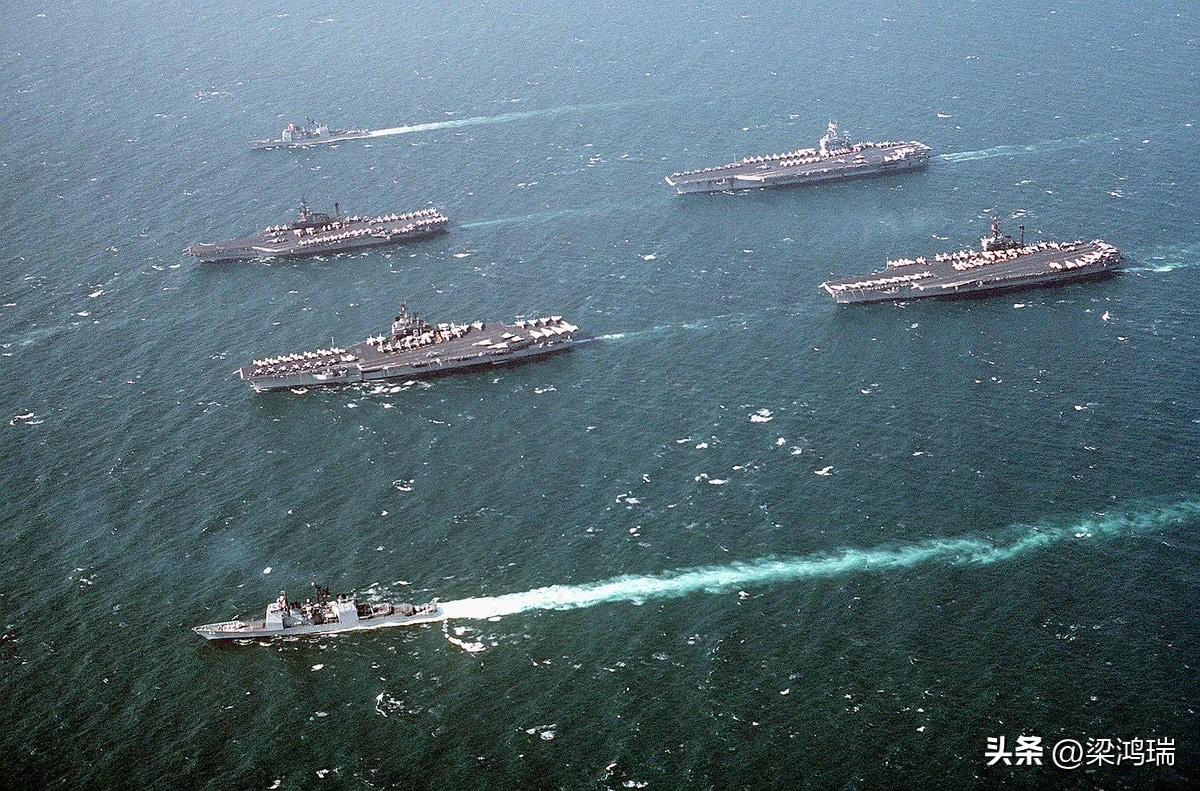 在 1990 年的第一次伊拉克战争中，美国拥有 1900 多架飞机、6 艘航空母