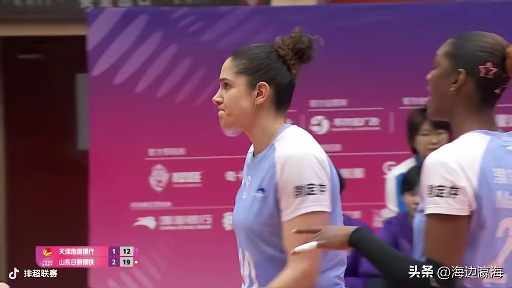 本赛季天津女排的唯一对手就是北京女排，实际上铁牌已提前量身定制。
看过比赛的球迷