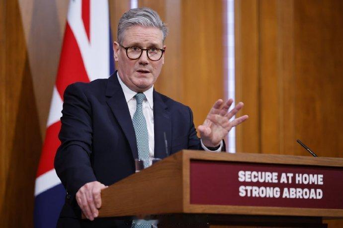 之前宣布辞职的英国首相斯塔默于今天发表了以下声明：

1.英国将投入640亿英镑