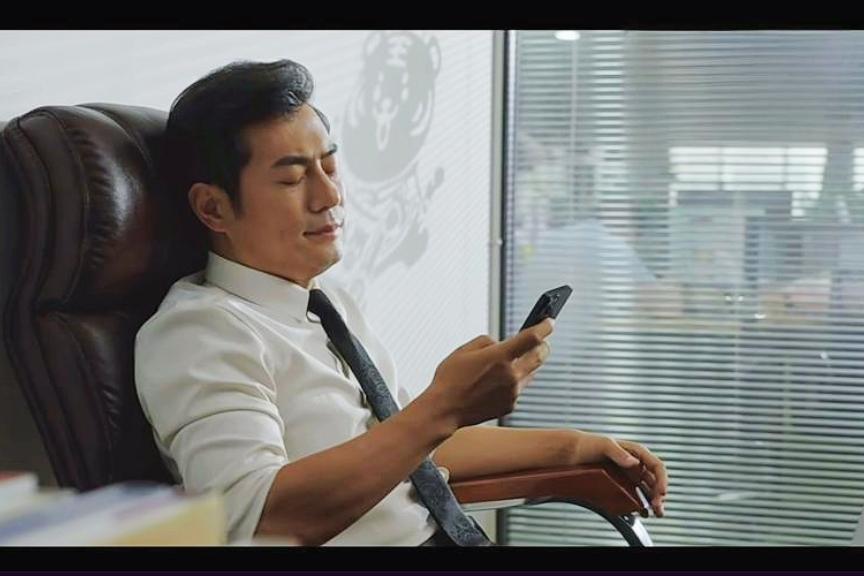 创业最大的冷笑话：
以为辞了工就能当老板，结果是给自己找了份全年无休、还不发工资