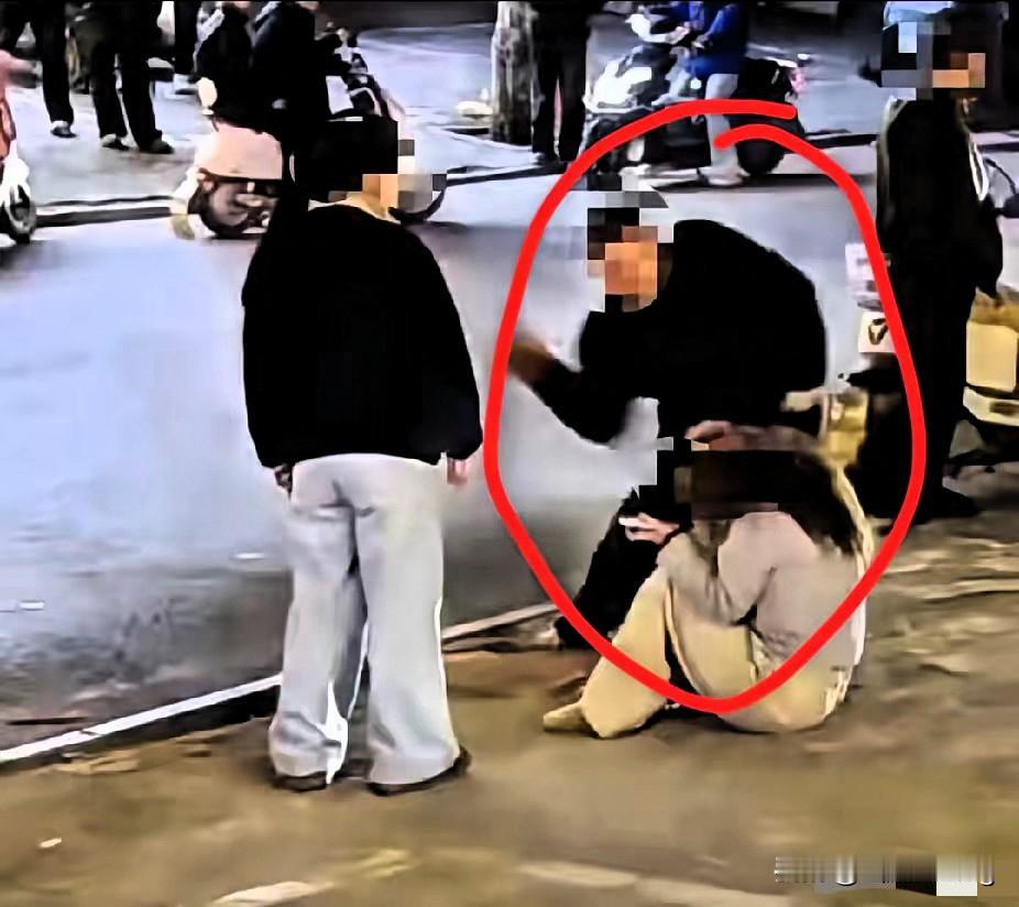 真把自己当土皇帝了？有点小事就敢对未成年人下死手，法律可不惯着你！

河南这对夫