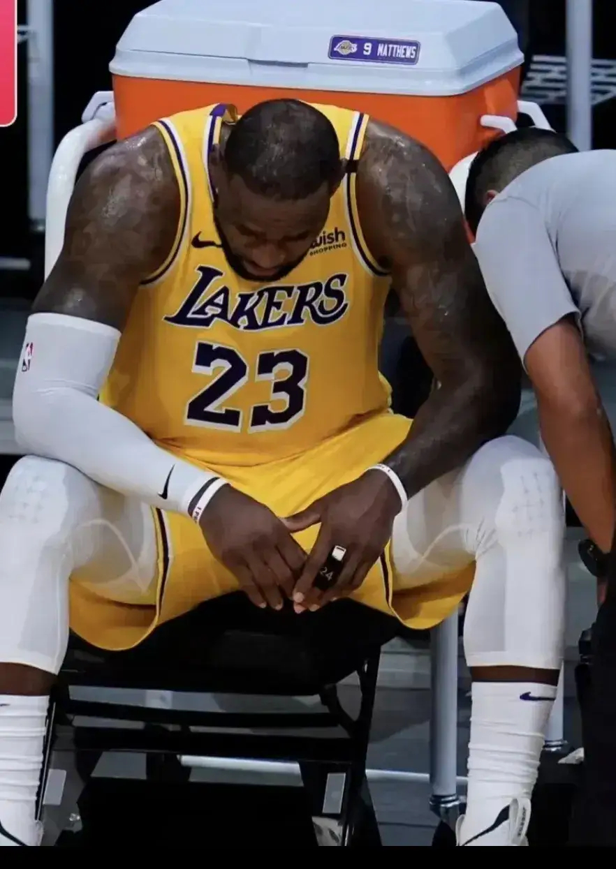 NBA现役退役后100%被塑铜像，就以下5人​分别是：1、詹姆斯2、库里3、约基