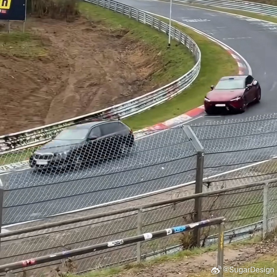 小米YU7 GT实车现身纽北。看来马上就要公布成绩啦前面的5旅好像是摄像车 