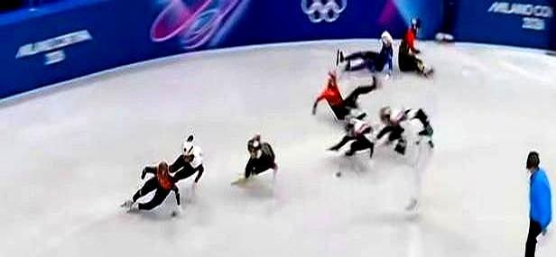 别再练弯道超车了，没用。荷兰人开着坦克进村，直接把咱们的战术碾碎了，短道速滑的天