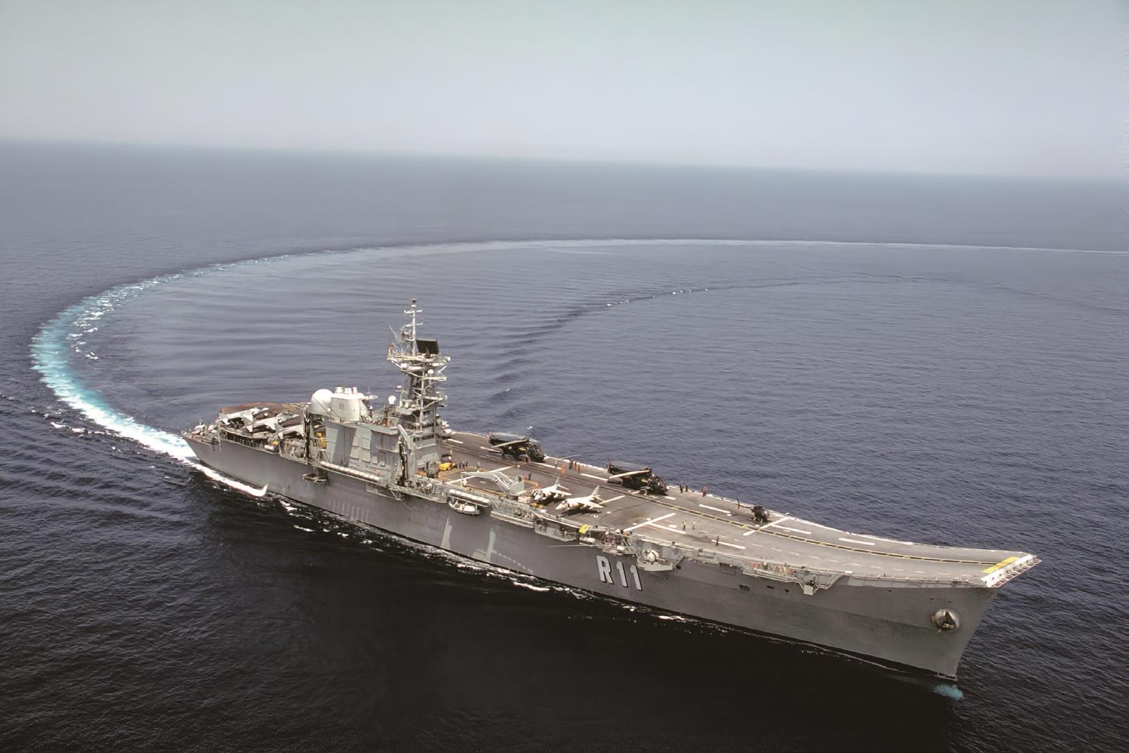 每天认识一件兵器 “阿斯图里亚斯王子”号航母［西］标准排水量：15912吨满载排