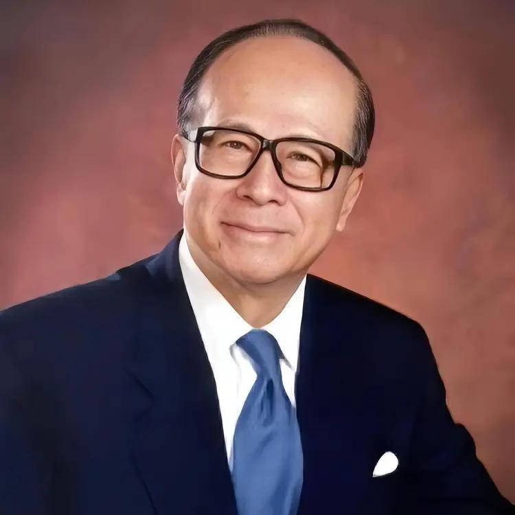 前脚巴拿马强行接管了长和集团的港口，后脚长和系决定悉数出售其持有的英国电网全部股