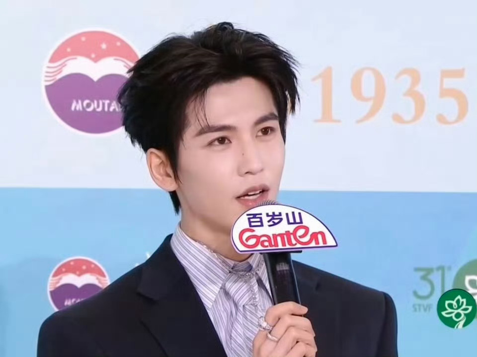 白玉兰红毯今天一个个都精神焕发 