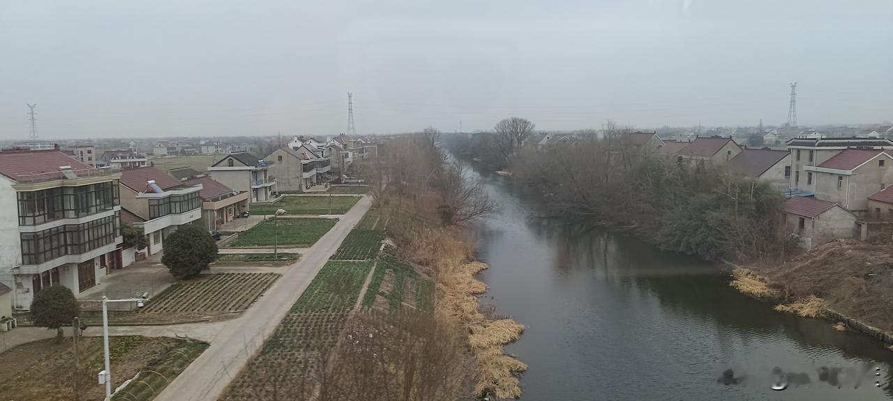 重马张水华跑了个第六，喷子就出来闹腾，觉得第六成绩不好，水平不高。我敢说没一个喷