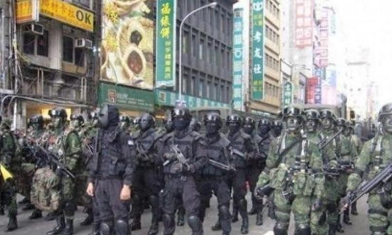 不少人都在讨论统一登陆接管阶段的局势，岛内留存近三十万武装力量，很多人会疑惑，顽
